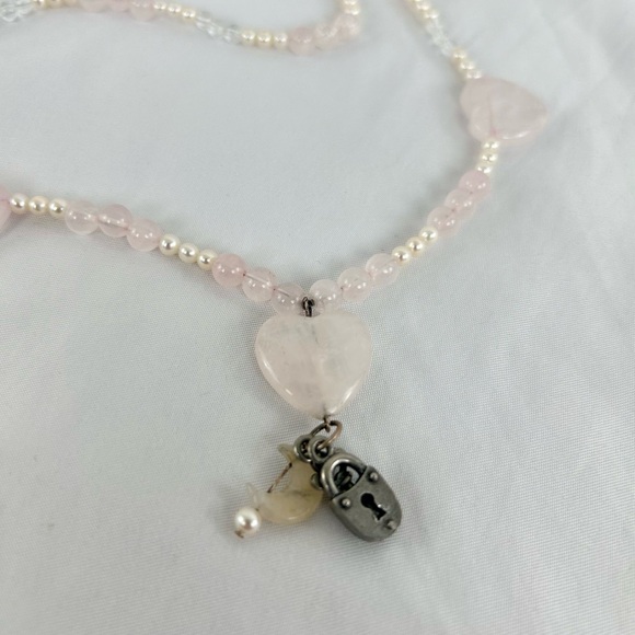 Rose Quartz Hearts and White Pearls Beaded Necklace - Picture 3 of 6